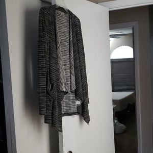 Long sleeve cardigan with pockets